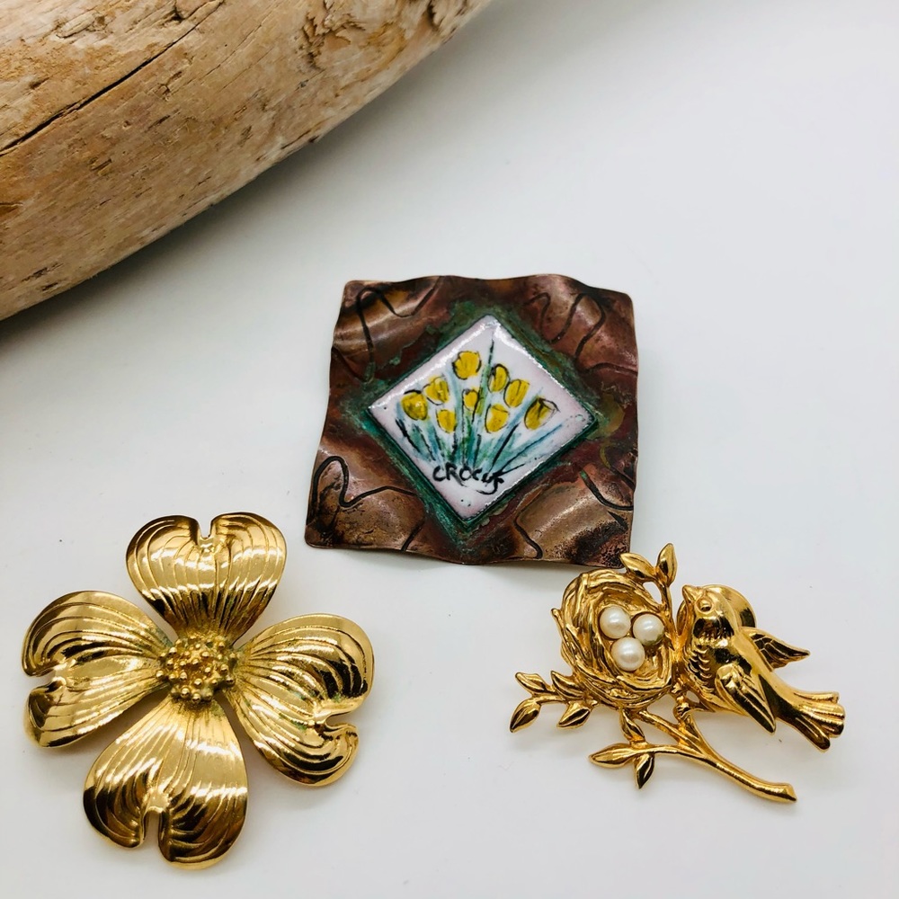 Vintage Brooch flower bird  lot